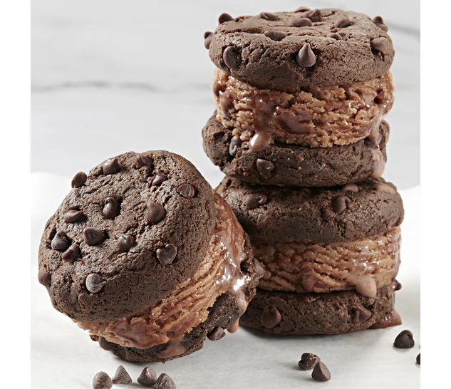 CHIPS AHOY Chewy Hershey's Fudge Filled Chocolate Chip Cookies 14.85 Oz